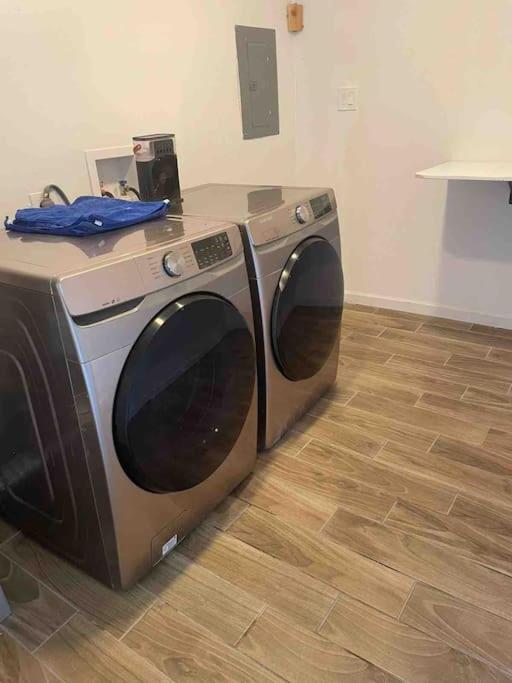 פיניקס New Midtown Modern Studio With Backyard מראה חיצוני תמונה